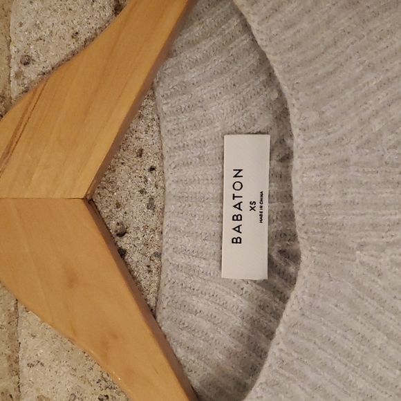 Women's Babaton Heather Grey, Mock Neck Sweater. Size XS. - Picture 3 of 4